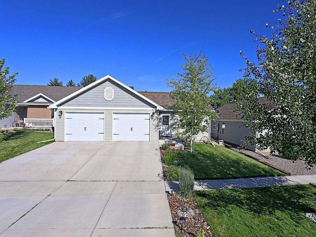1527 Twin Oaks Drive - Photo 1