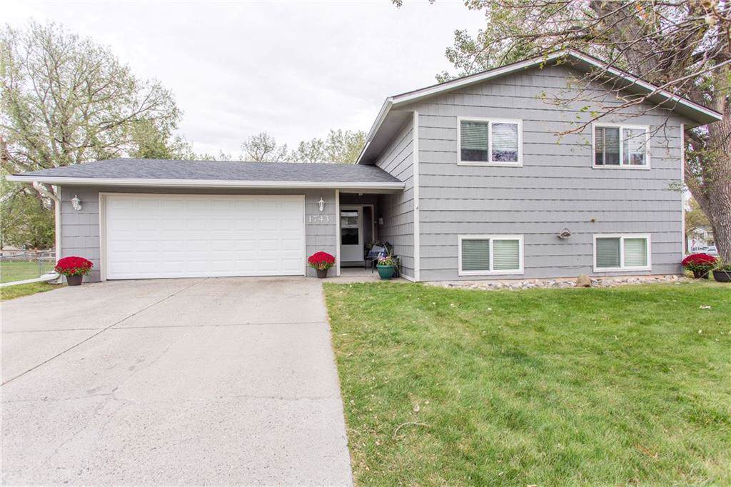 1743 Broadview Drive - Photo 1