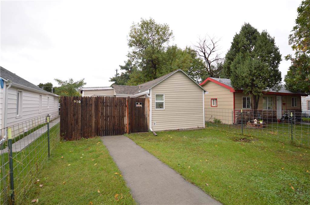 910 29th Street - Photo 1