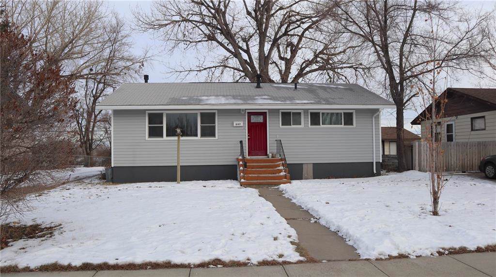 207 1ST Street - Photo 1