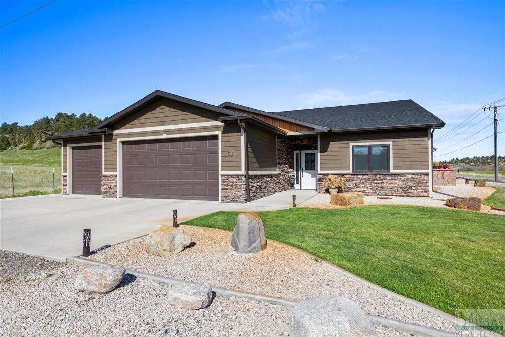 1311 Pine Tree Dr - Photo 1