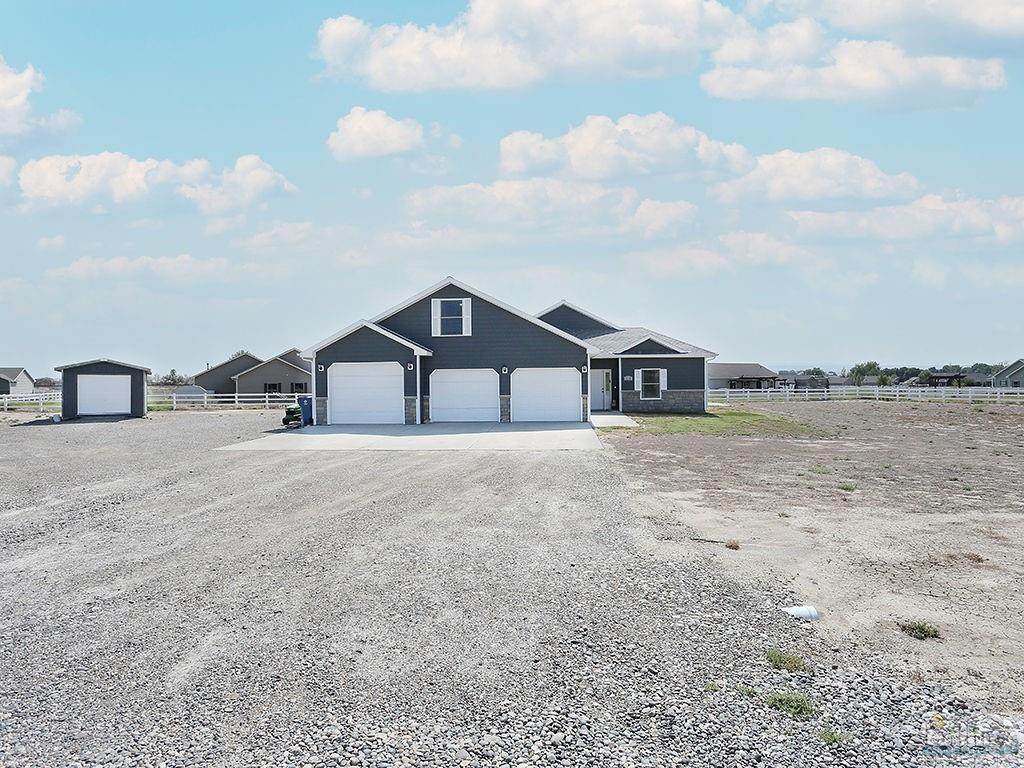7612 N Leopard Ave - Photo 1