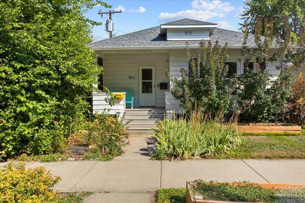 911 2nd Street - Photo 1