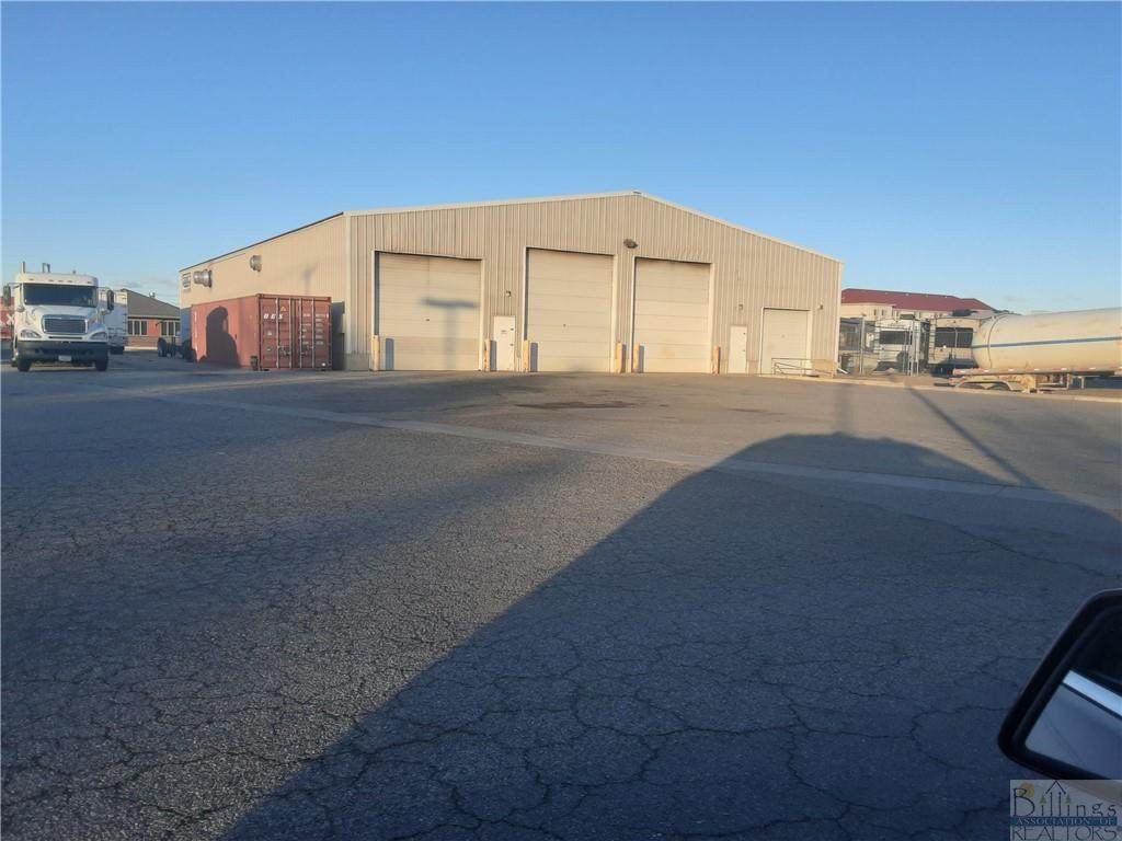 915 32 ND STREET WEST Street - Photo 1