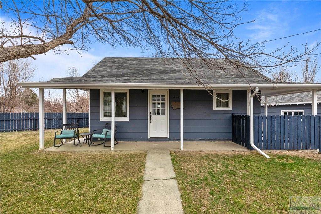 602 Lakeview Drive - Photo 1
