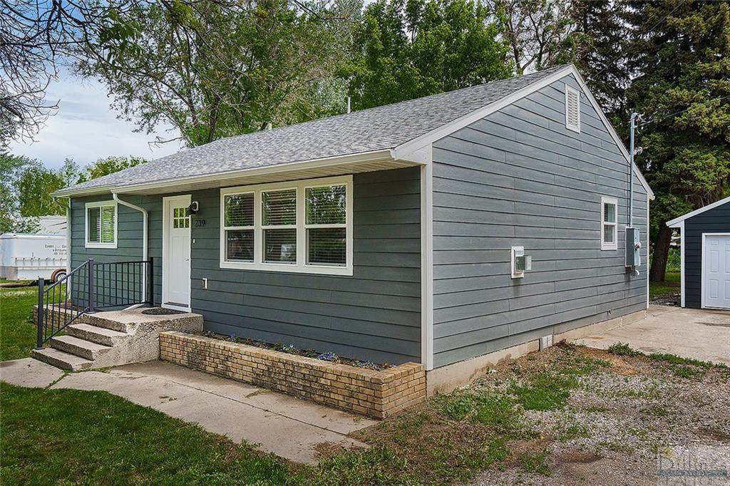 239 Hemlock Dr - Photo 1