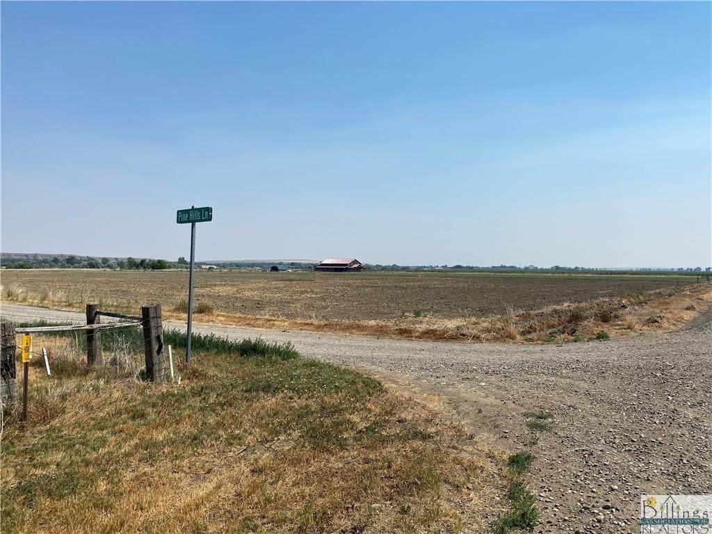 2160 Center Road - Photo 1