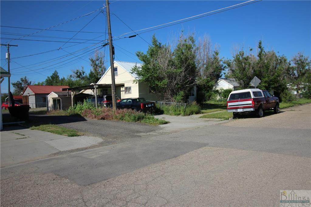 210 7th Street - Photo 1