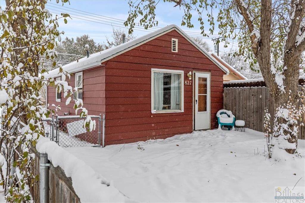 827 Howard Avenue - Photo 1