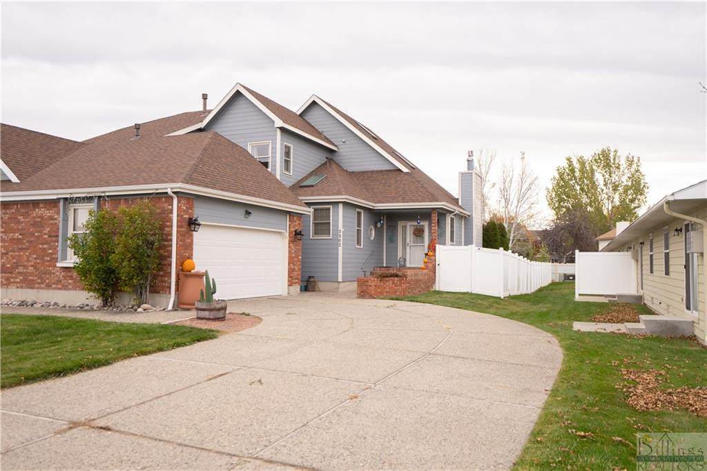 3302 Banff Avenue - Photo 1