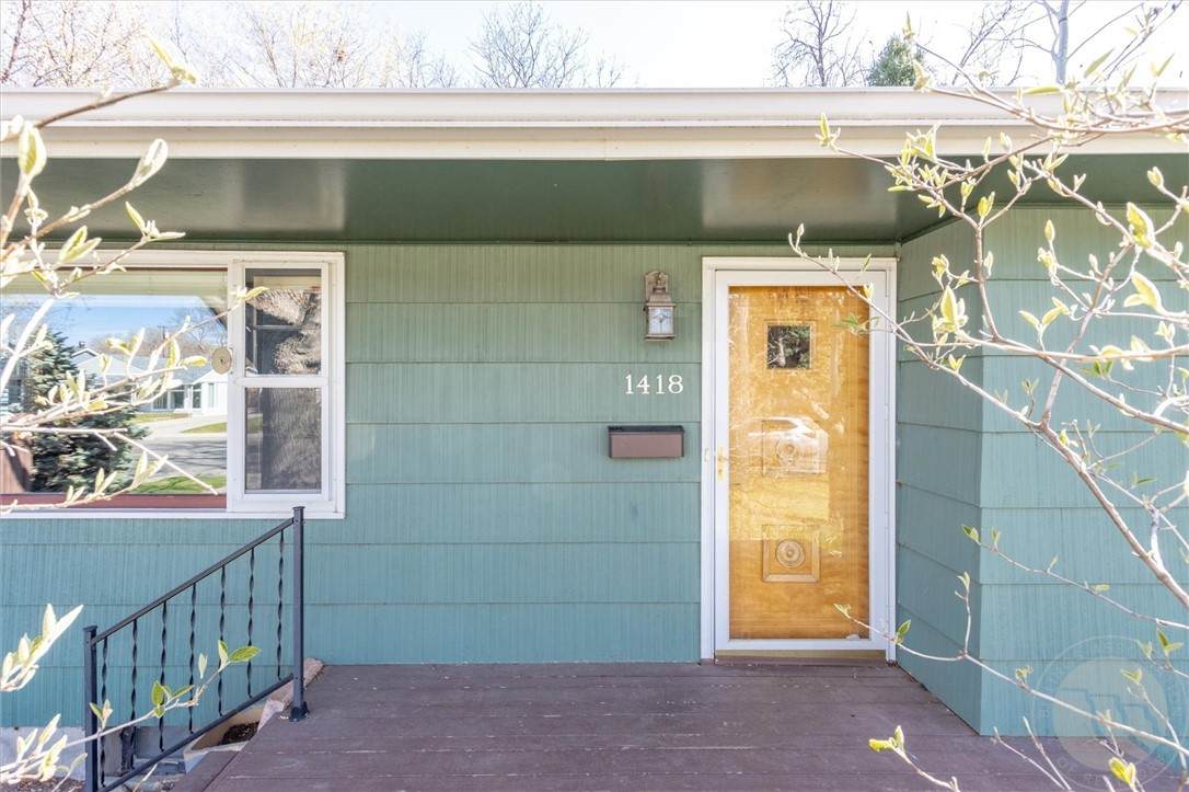 1418 Avenue F - Photo 1
