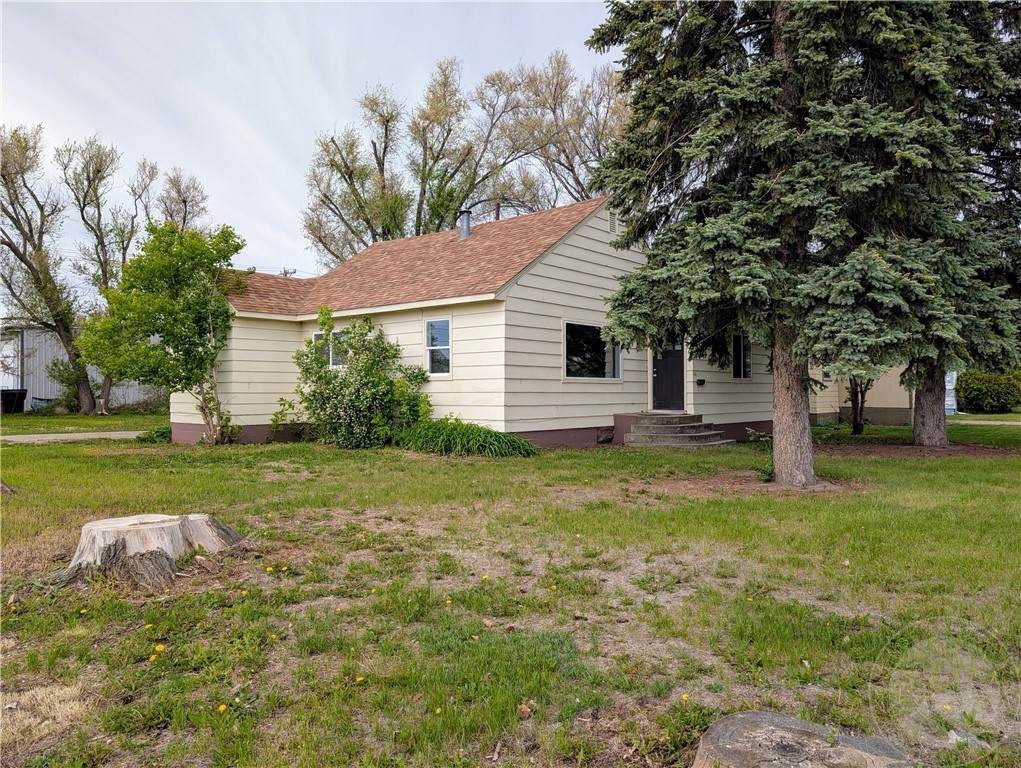 723 2nd Street - Photo 1