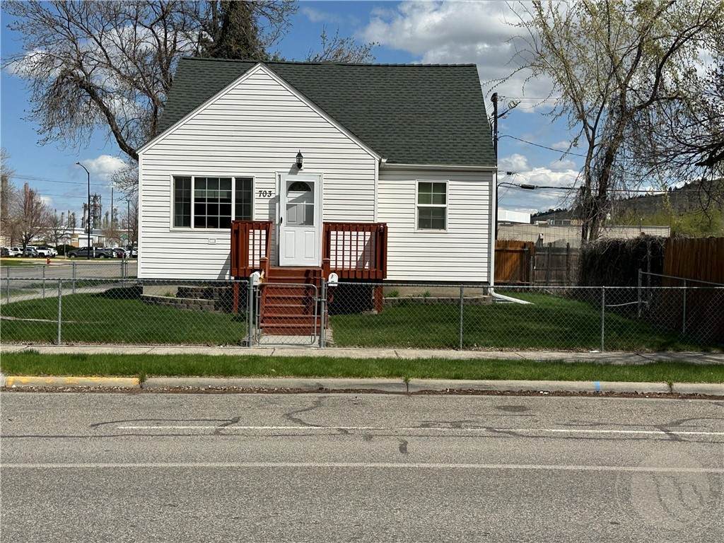 703 28th Street - Photo 1