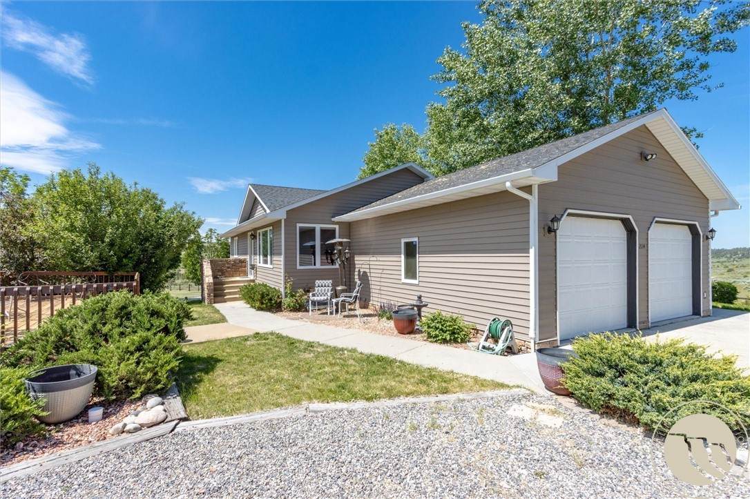 2034 Briarwood Boulevard - Photo 1