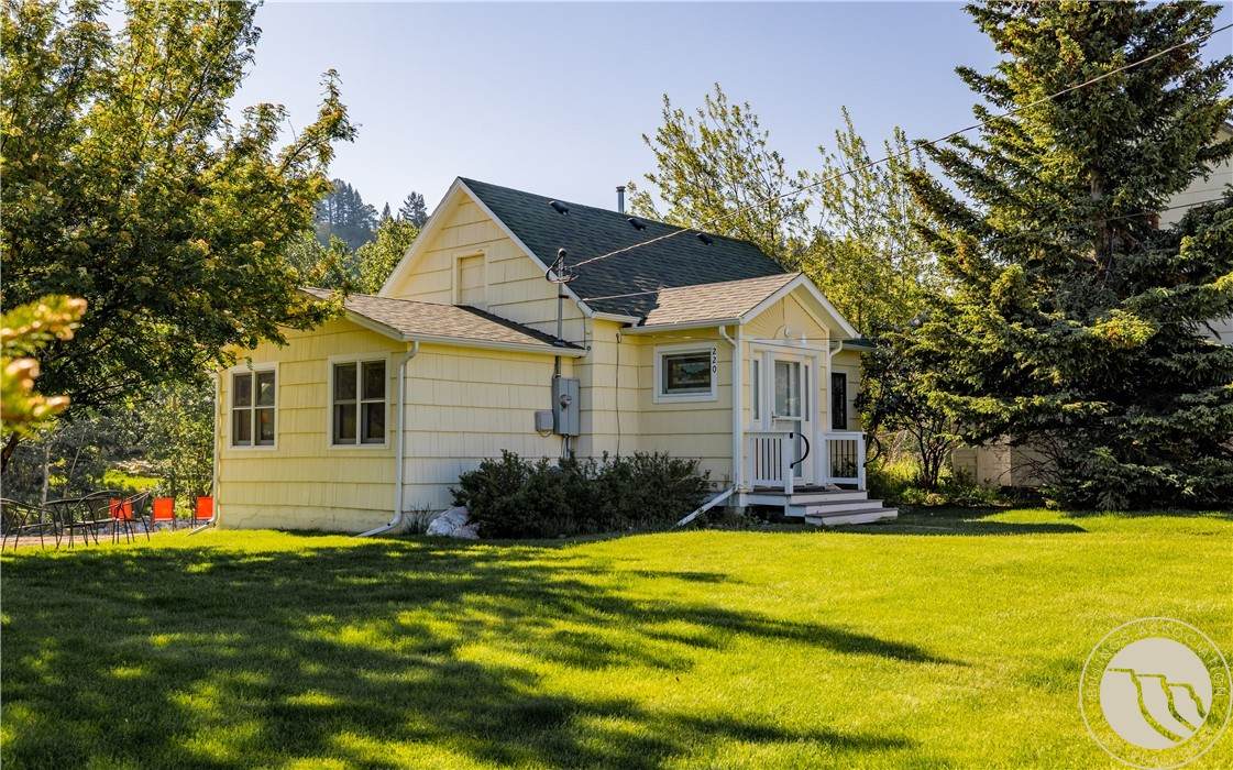 220 9th Street - Photo 1