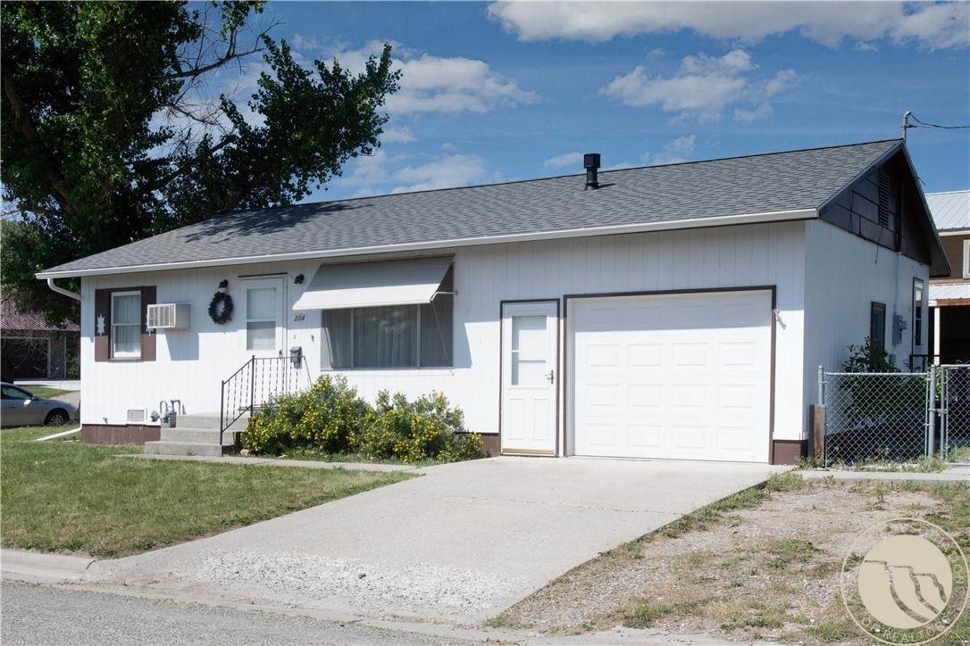 204 Lewis Avenue - Photo 1