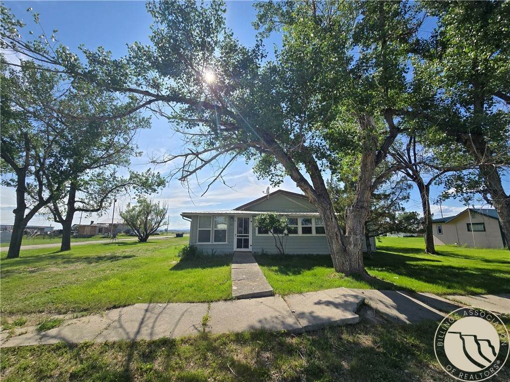 313 Teigen Avenue - Photo 1