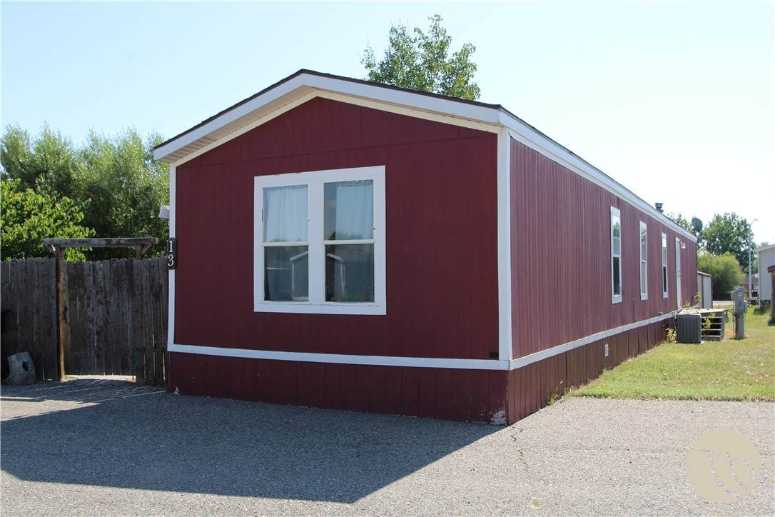 13 Hartland St N - Photo 1