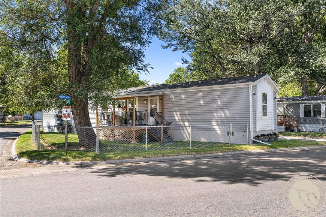 2 Prince Of Wales Dr - Photo 1