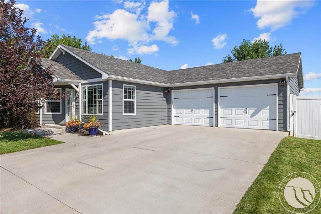 1207 Benjamin Blvd - Photo 1