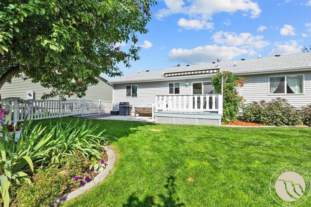 4514 Lux Avenue - Photo 1