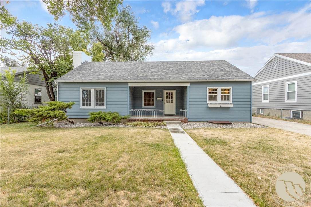 644 Avenue B - Photo 1