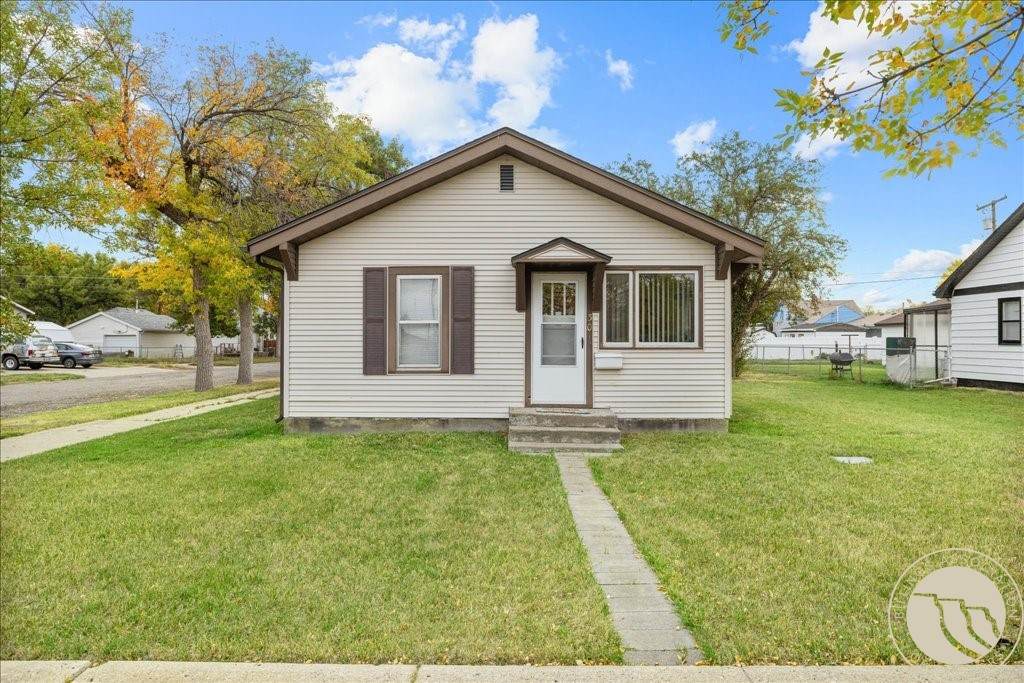 301 West Ave - Photo 1