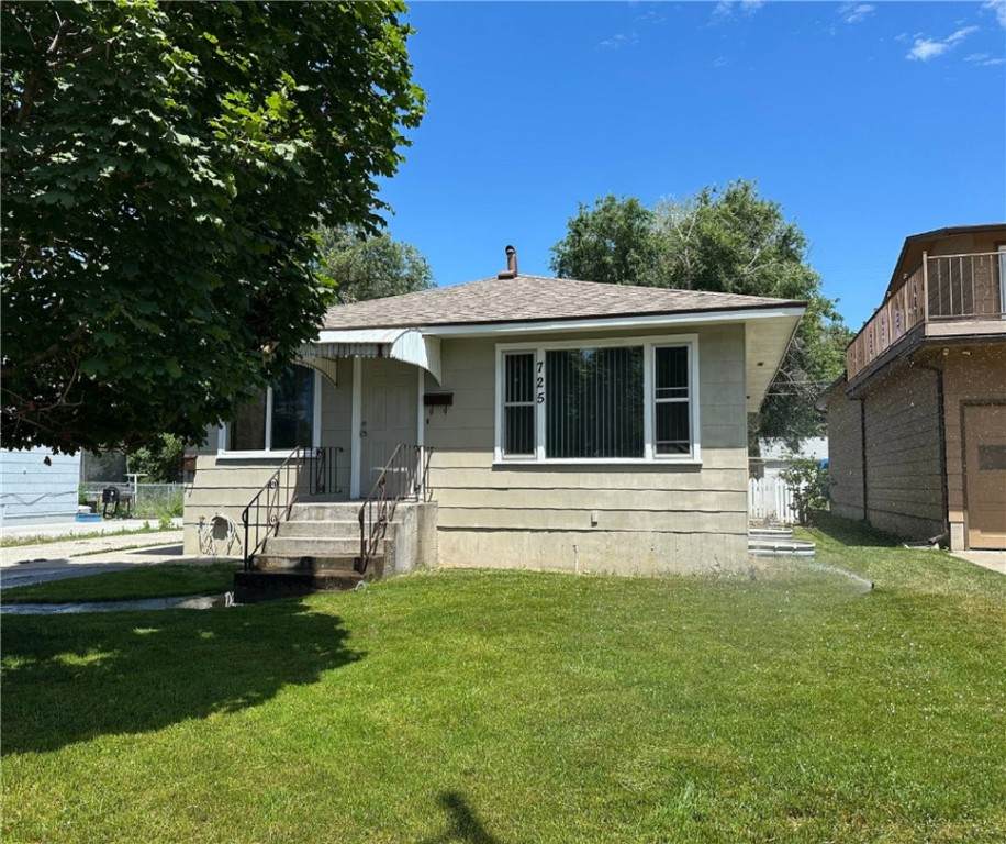 725 Broadwater Avenue - Photo 1