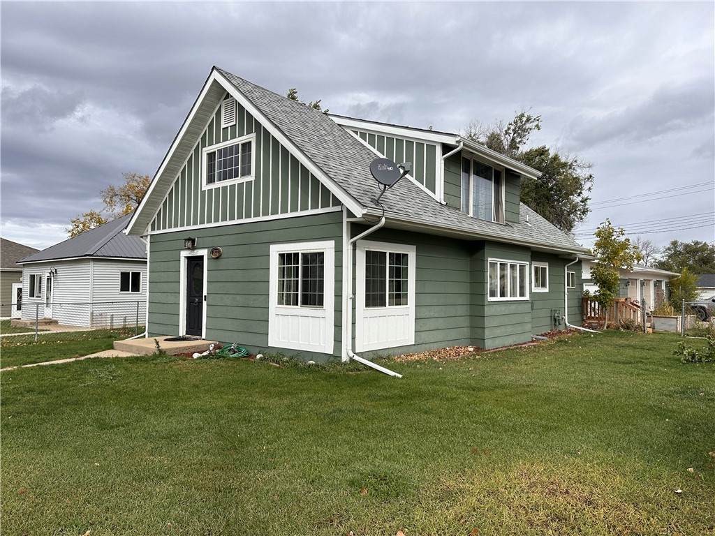 522 2nd Street - Photo 1