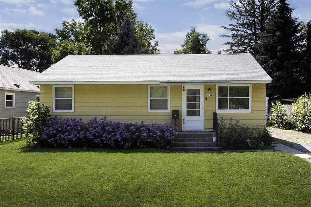 2004 9th Avenue - Photo 1