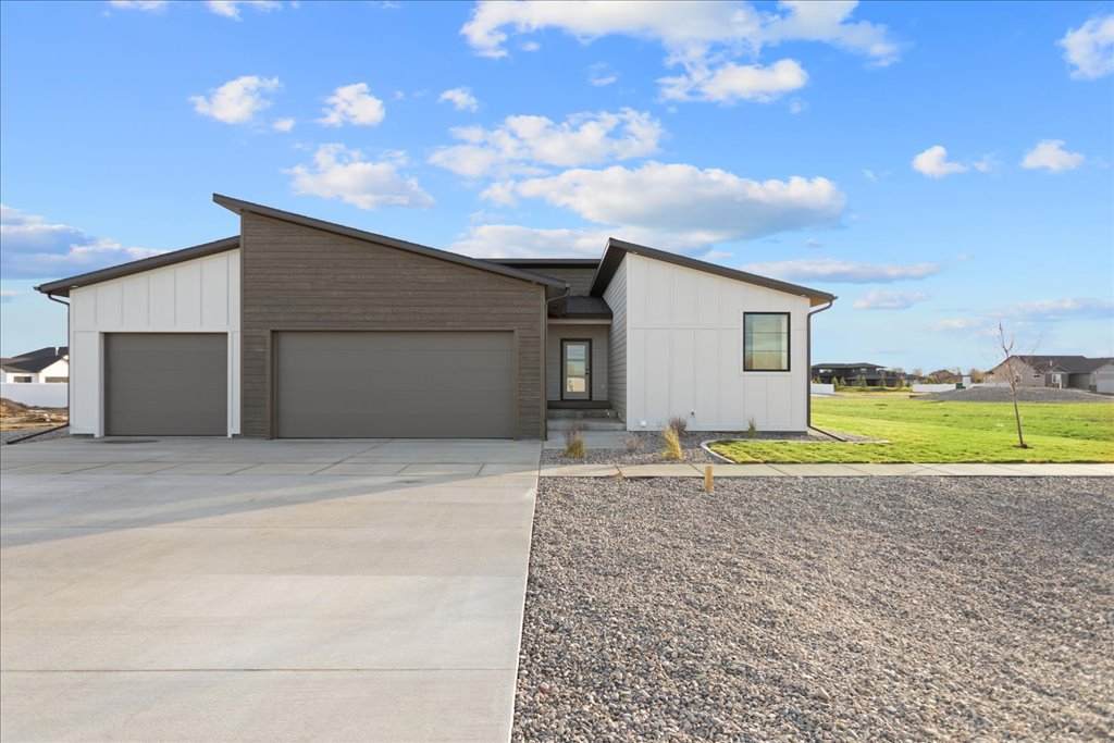 6232 Skycrest Drive - Photo 1