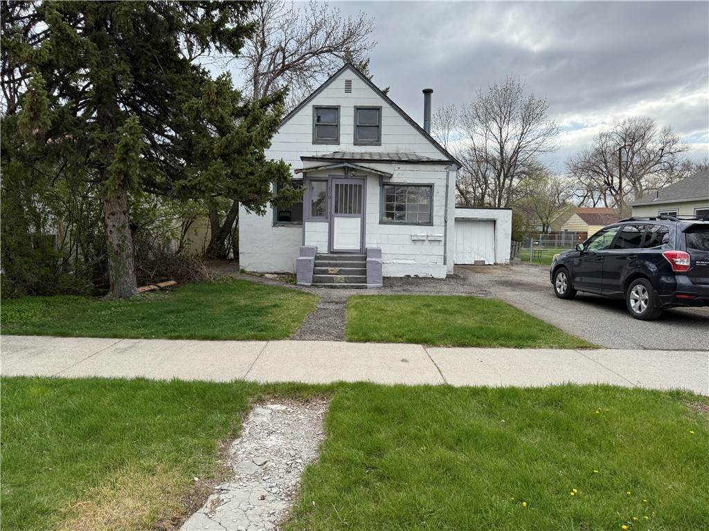 710 32nd Street - Photo 1