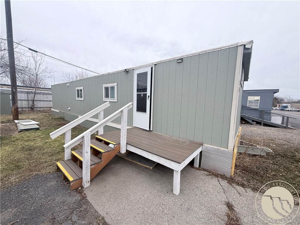 307 Billings Blvd - Photo 1