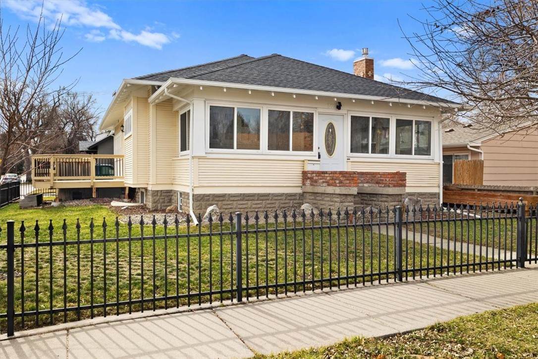 302 Burlington Avenue - Photo 1
