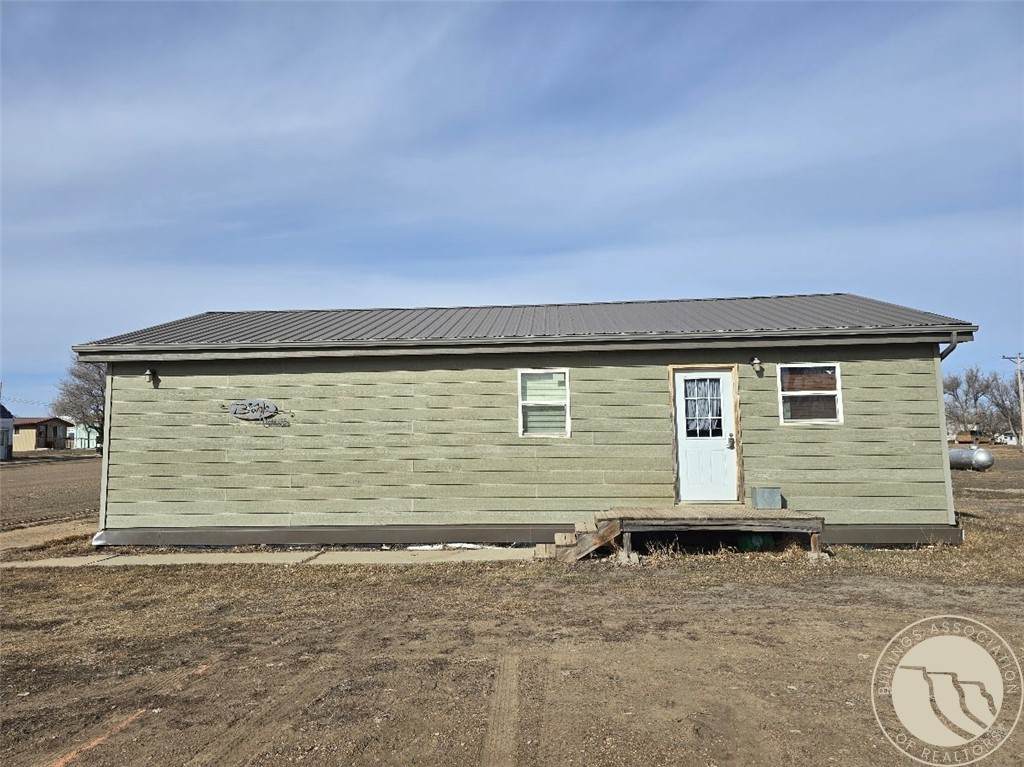 108 Main St - Photo 1