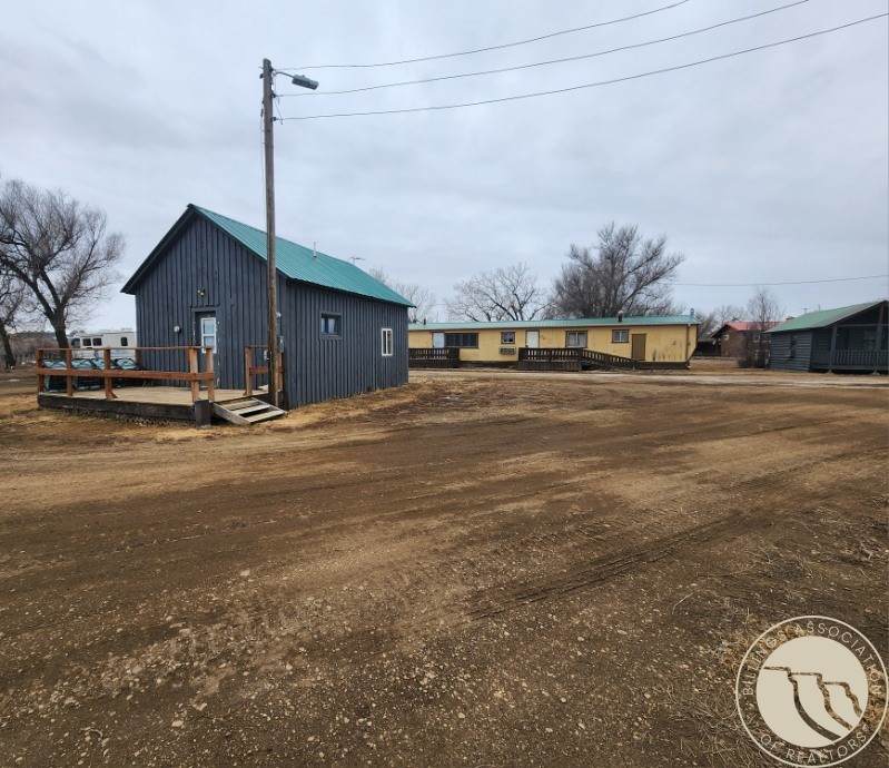 502 Montana Street - Photo 1