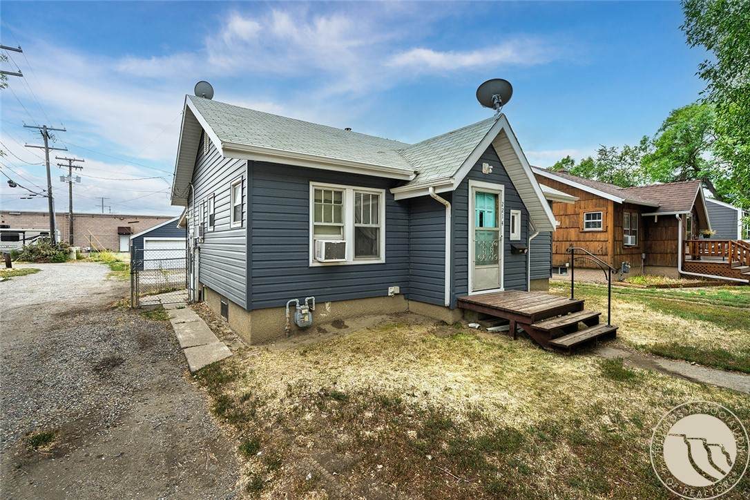 2214 6th Avenue - Photo 1