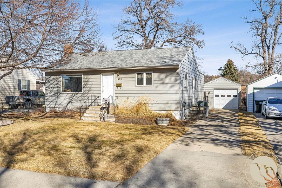 1837 Avenue B - Photo 1