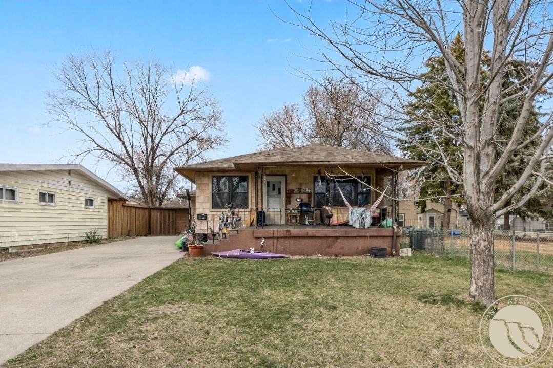 731 Avenue C - Photo 1