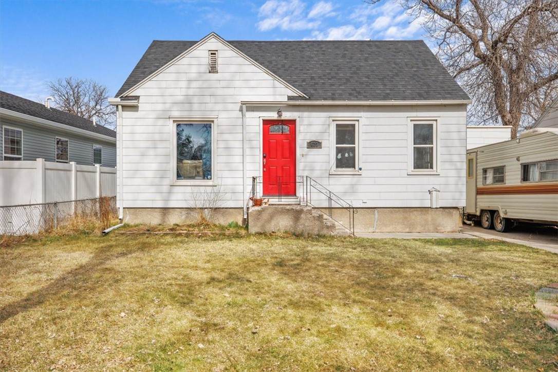 623 Custer Avenue - Photo 1