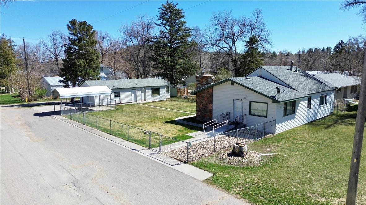 310 Carbon Avenue - Photo 1