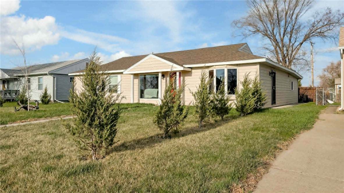 410 10th Avenue - Photo 1