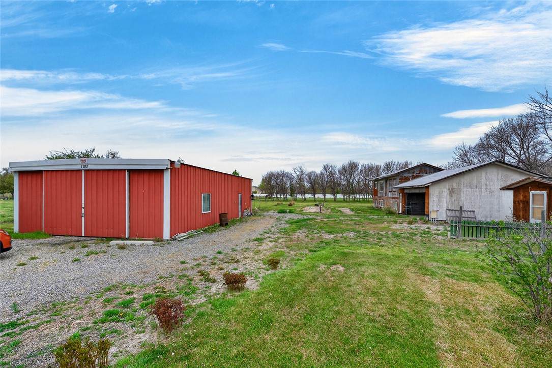 7709 King Avenue - Photo 1