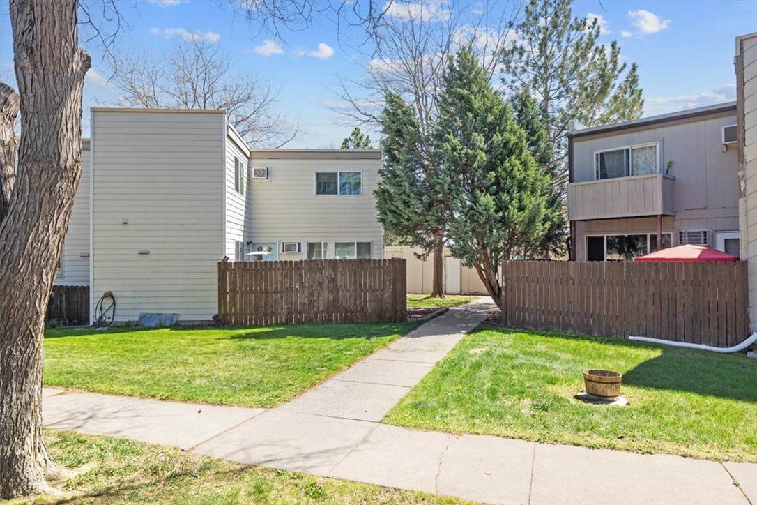 2252 Avenue C - Photo 1