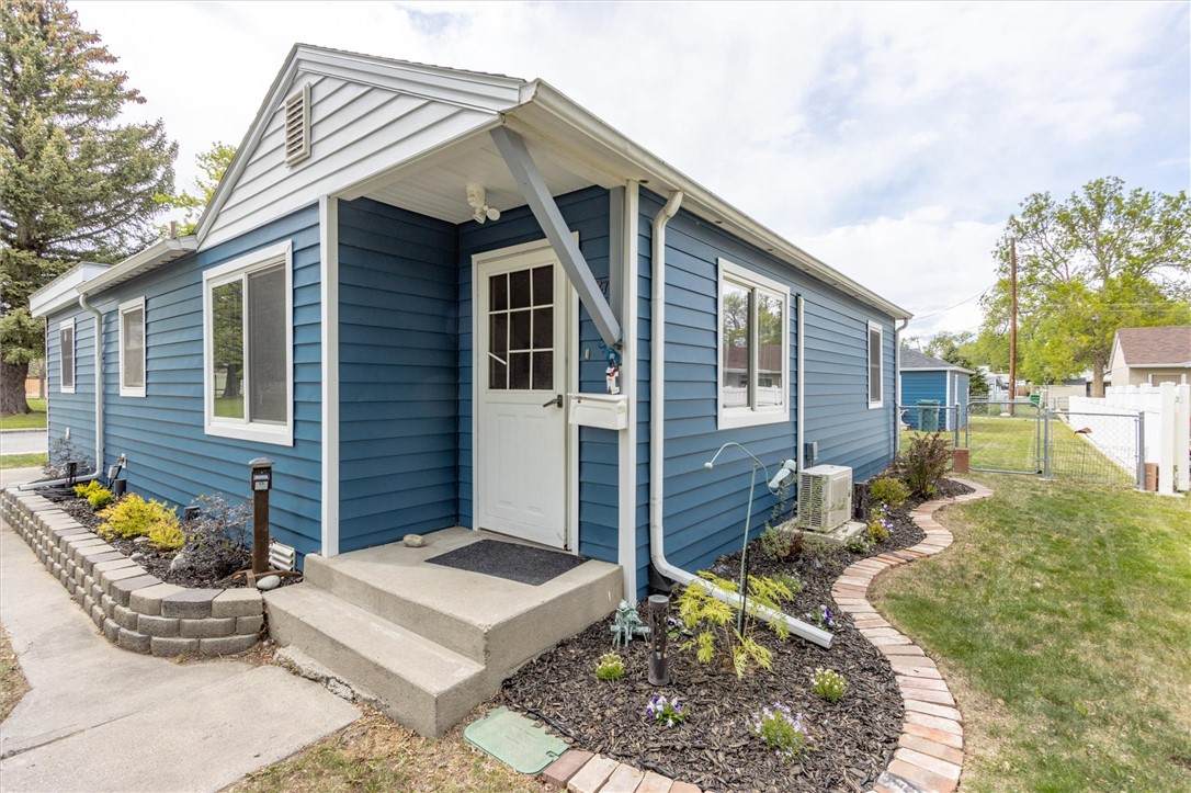1627 Wyoming Avenue - Photo 1
