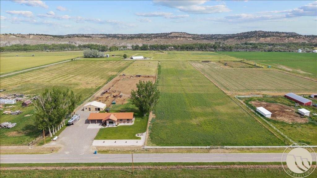 1419 M Road - Photo 1