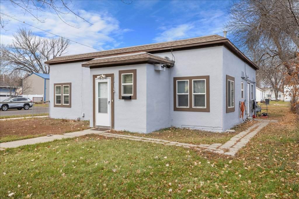 947 Howard Avenue - Photo 1