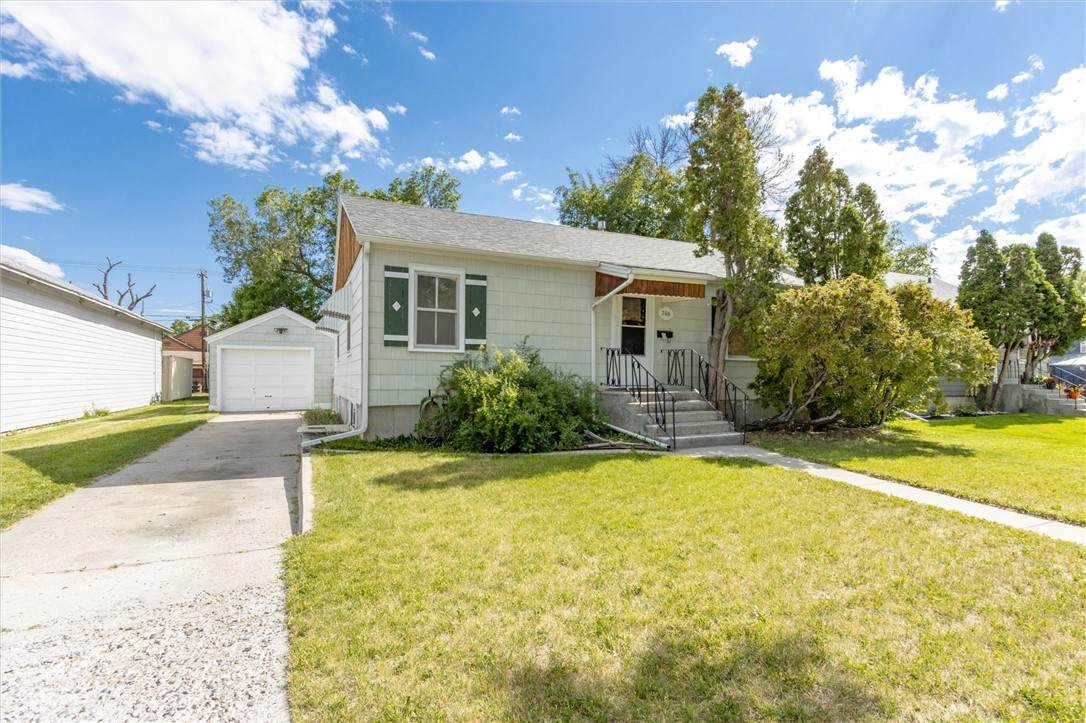 706 Cook Avenue - Photo 1