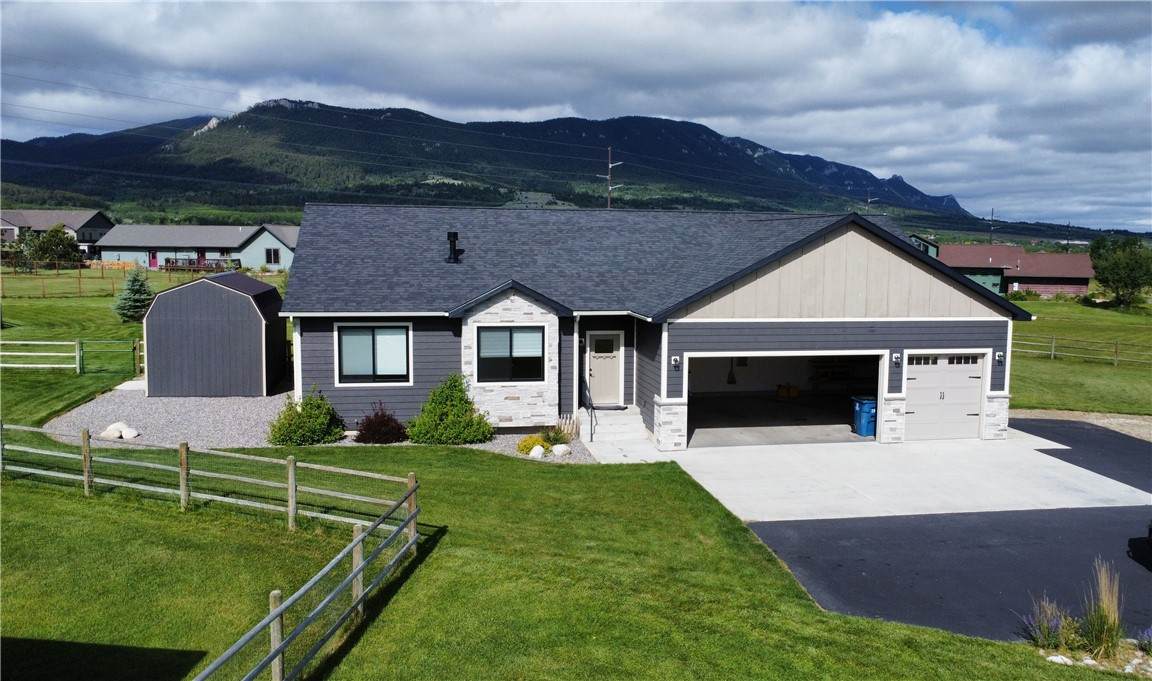 25 Meadowlark Drive - Photo 1