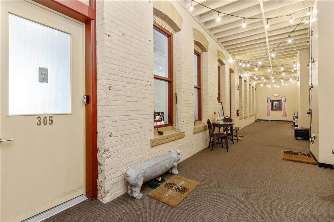 104 N Broadway #305 - Photo 1